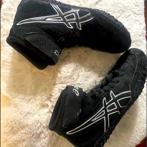 ASICS wrestling shoes
